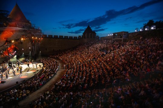 TOULOUSE. Rendez vous le Vendredi 24 Juillet de 18h18 à 22 h 22 Place du Capitole. Thème ''Les Arts et la Culture sont des Activités Economiques essentielles''....