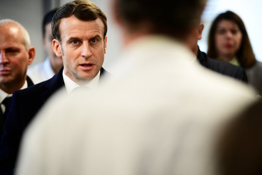 GlobalGeoNews / Macron : se soumettre ou se démettre
