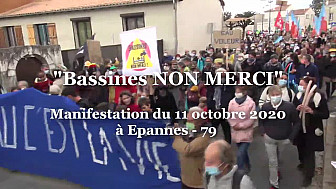 'BASSINES NON MERCI' ITW de Yannick Jadot Eurodéputé EELV durant la manifestation du 11 octobre 2020 à Epannes - 79 @EELV